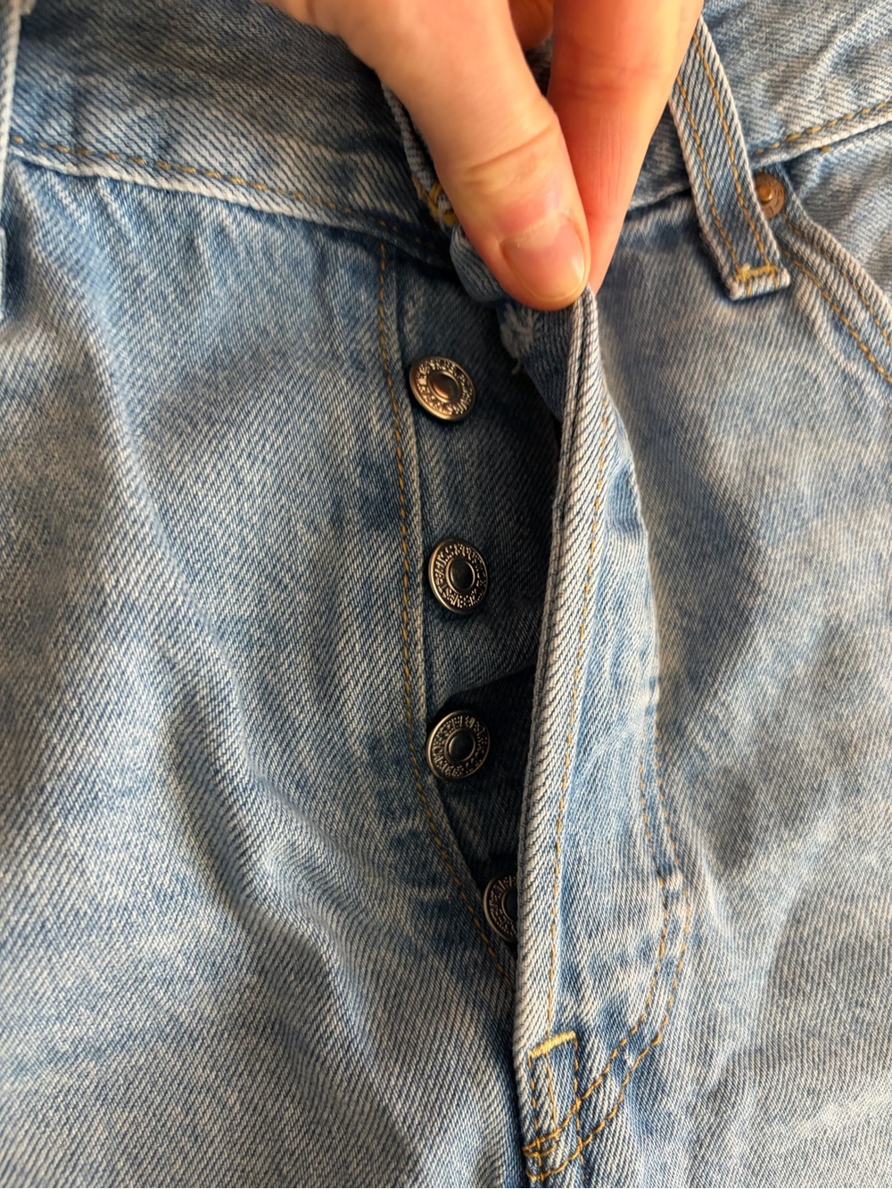 Levi's Light Blue ribcage High-Rise Denim Shorts 28 - Picture 3 of 4